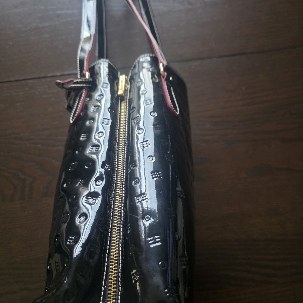 Arcadia Shiny Black Tote with Wallet - Picture 9 of 16